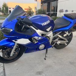 2000 Yamaha R6