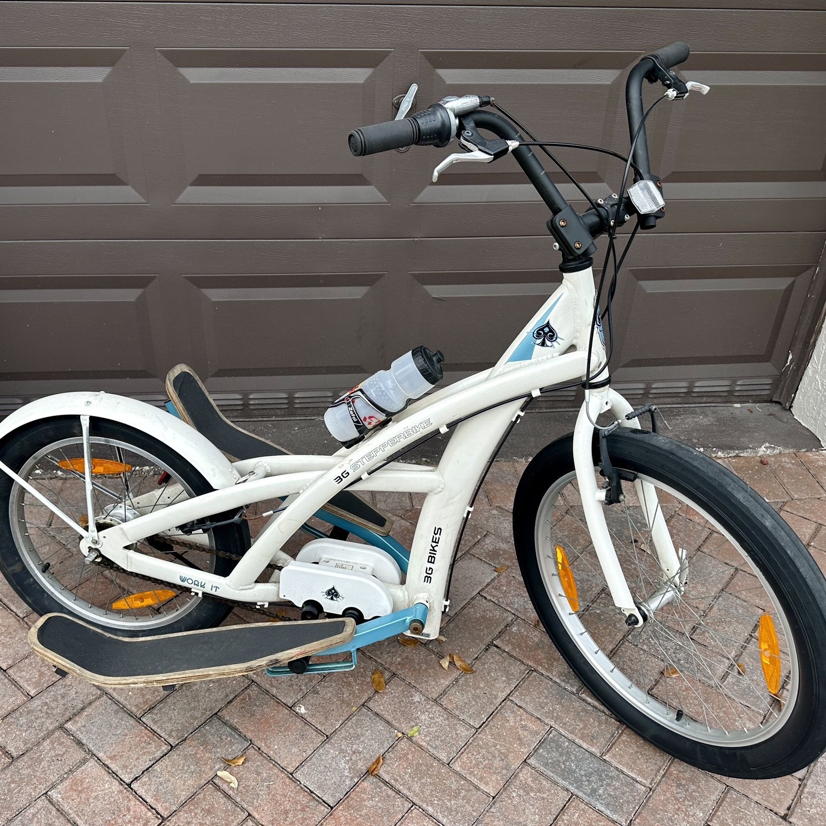 【日本未発売】CLERMONT STEEP 3G Stepper Exercise Bike RARE for Sale in Miami, FL - OfferUp