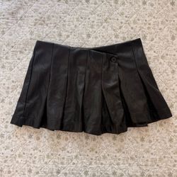 UO BDG faux leather low rise black pleaded skirt