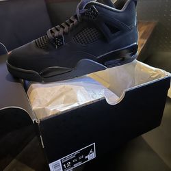 Retro Jordan 4 black cat