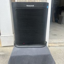 HEPA Air Purifier, Large Room (310 sq. ft.) Black by Honeywell
