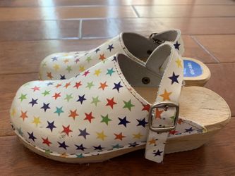 Like new Cape Clogs Euro size 32 USA size 1