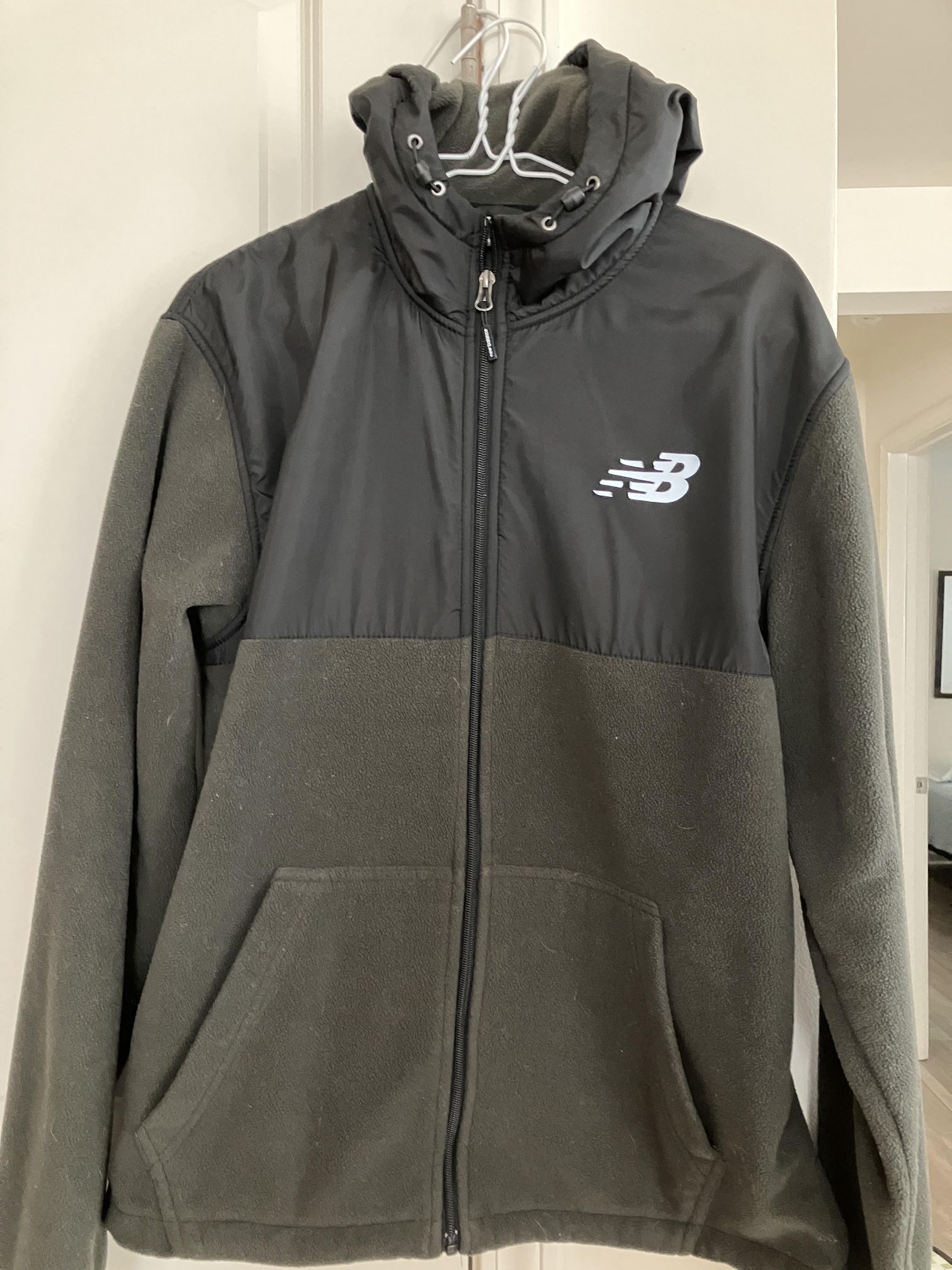 New Balance  Jacket Size M