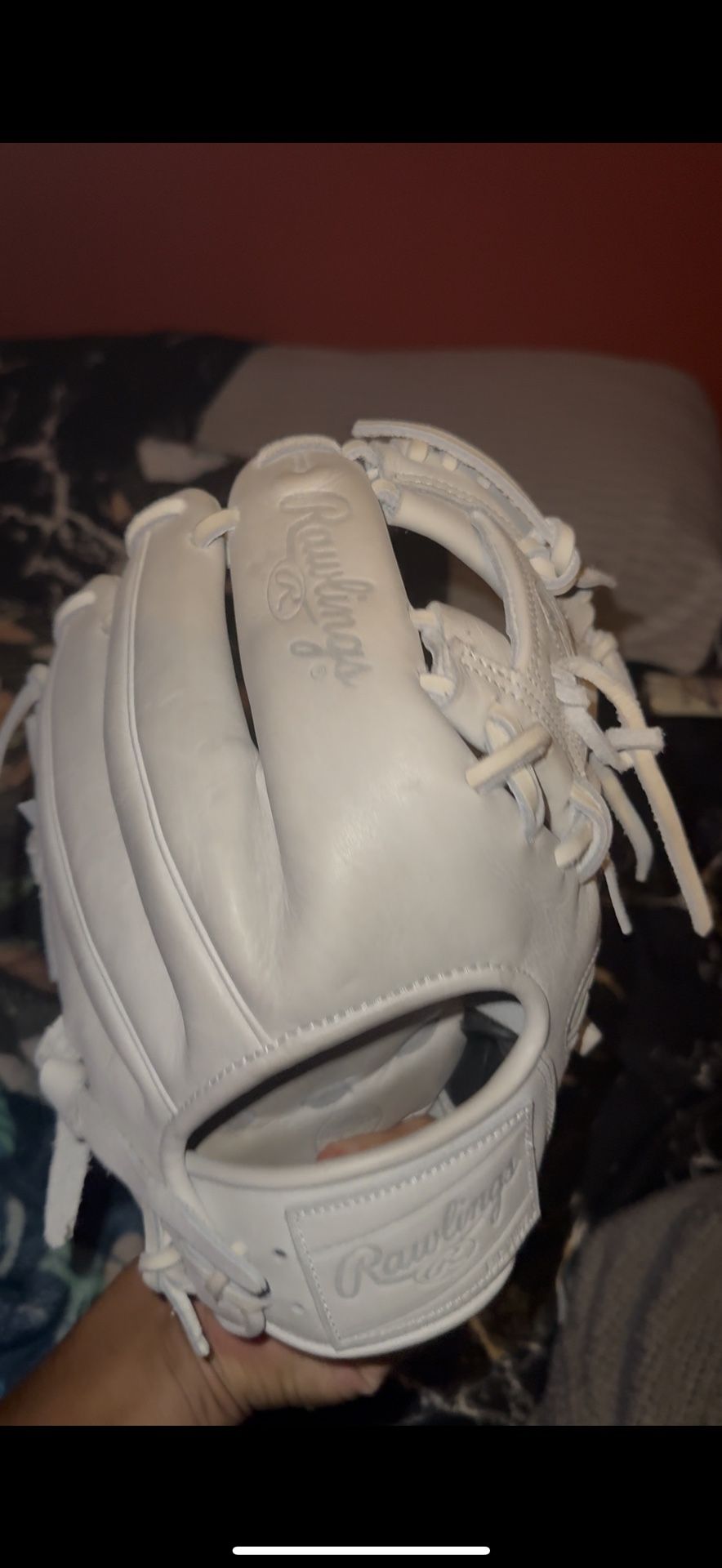 Artic Heart Of The Hide 11.5 Baseball Glove