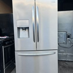 Frigidaire Gallery Refrigerator Like New 