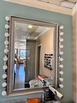 Lit Vanity Mirror x2