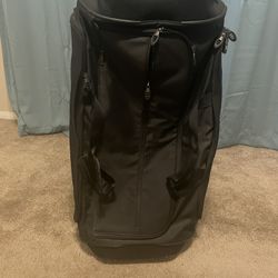 Tumi Luggage Black OBO 12/25