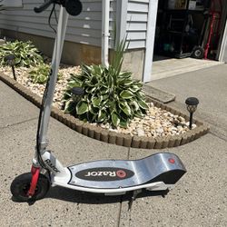 Razor E200 24V Electric Scooter