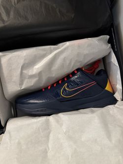 Kobe 5 Caitlyn Clark sz 11/11.5
