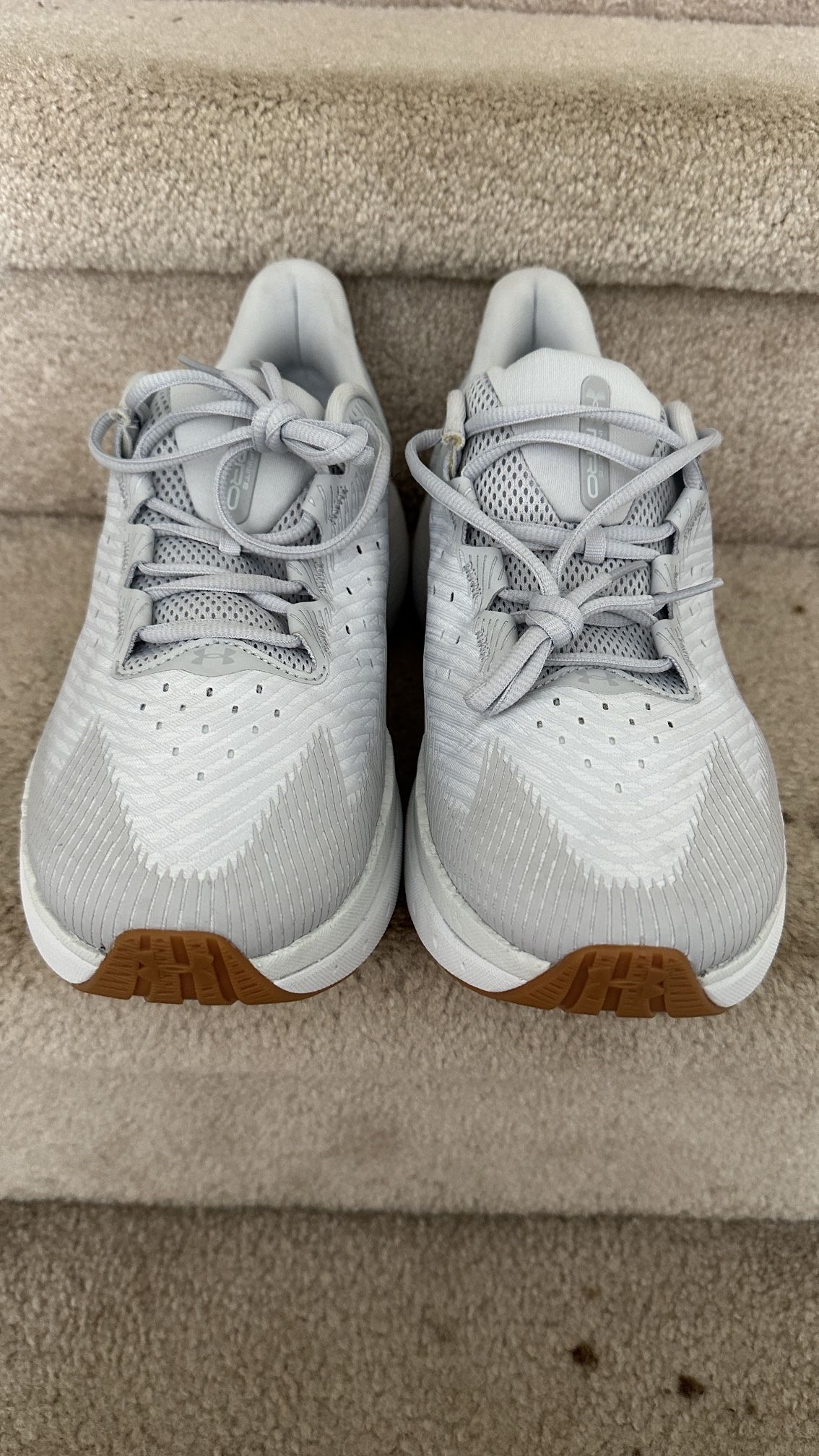 NEW Under Armour HOVR Infinite Pro Halo Grey Men Size 11 Running Shoe  NEW