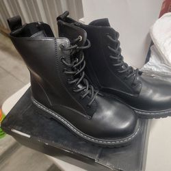 Torrid Black Chunky Military Boot 9.5 W