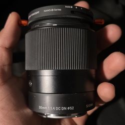 A7IV + Ronin S3 +handle + sigma 30mm with filter