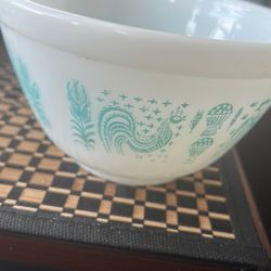 Pyrex Small Amish Design 401 Bowl