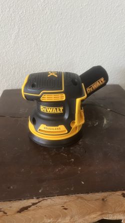 DeWalt XR 5in 20V Model DCW210