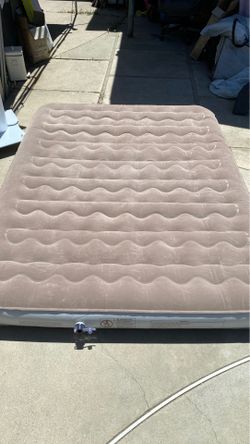 Inflatable mattress queen