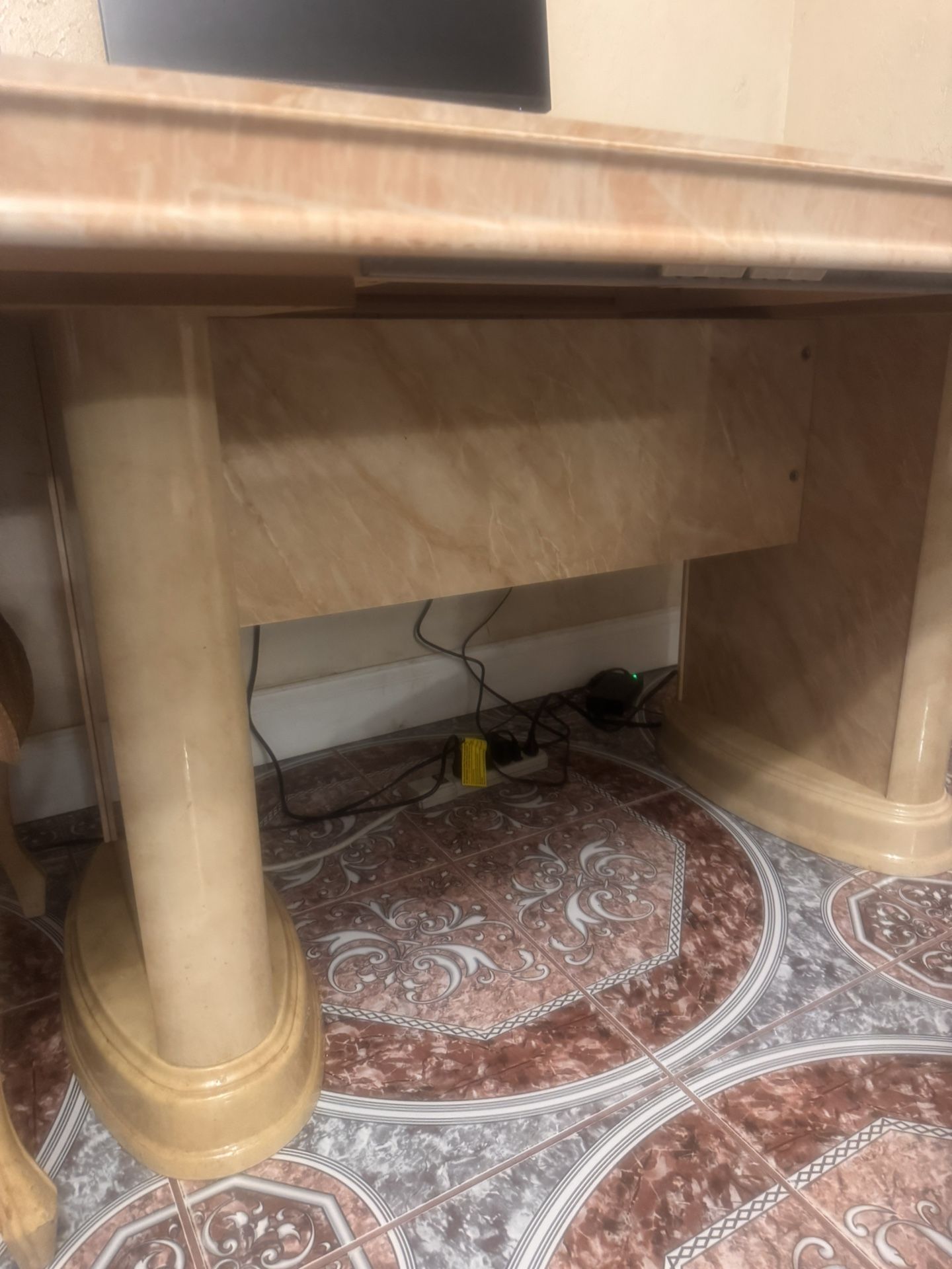 Dining Table With Leaf Insert 