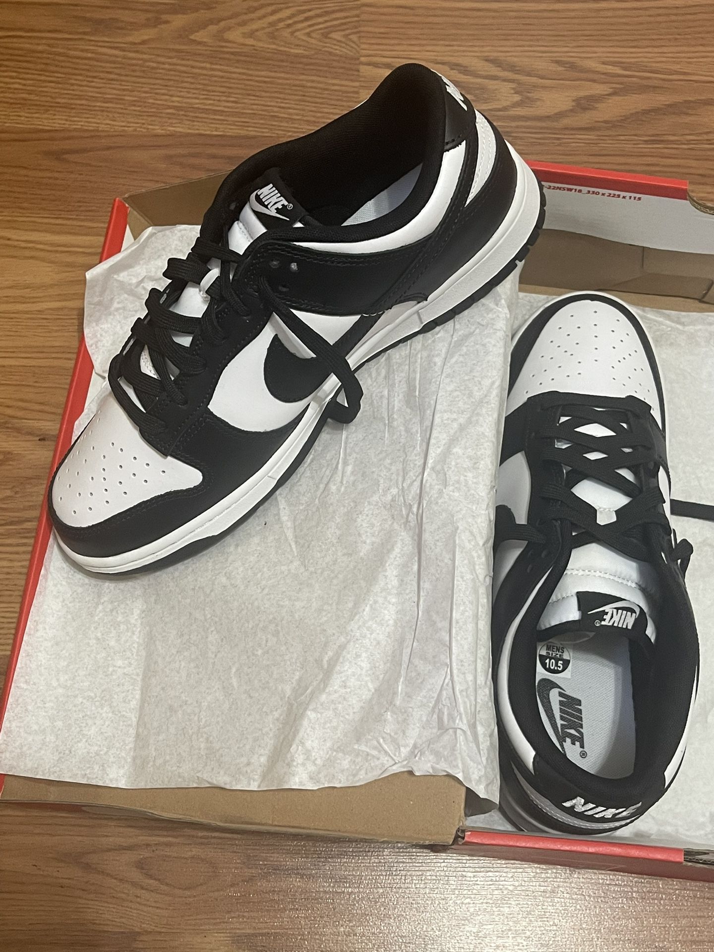 NEW Nike Dunks Low Retro