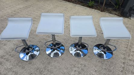 Set of 4 White Leather Bar Stools