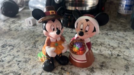 Minnie and Mickey pilgrims sp shaker