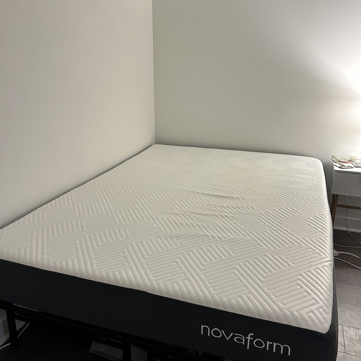 FULL SIZE MATTRESS & BED FRAM