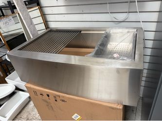 Farmhouse kitchen sink