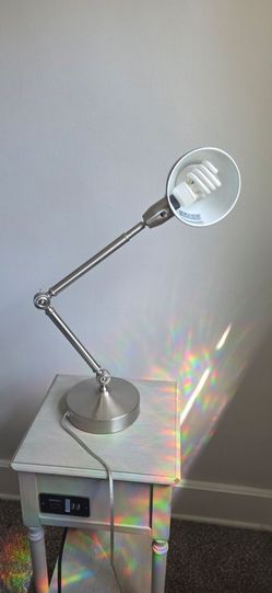 Desk lamp