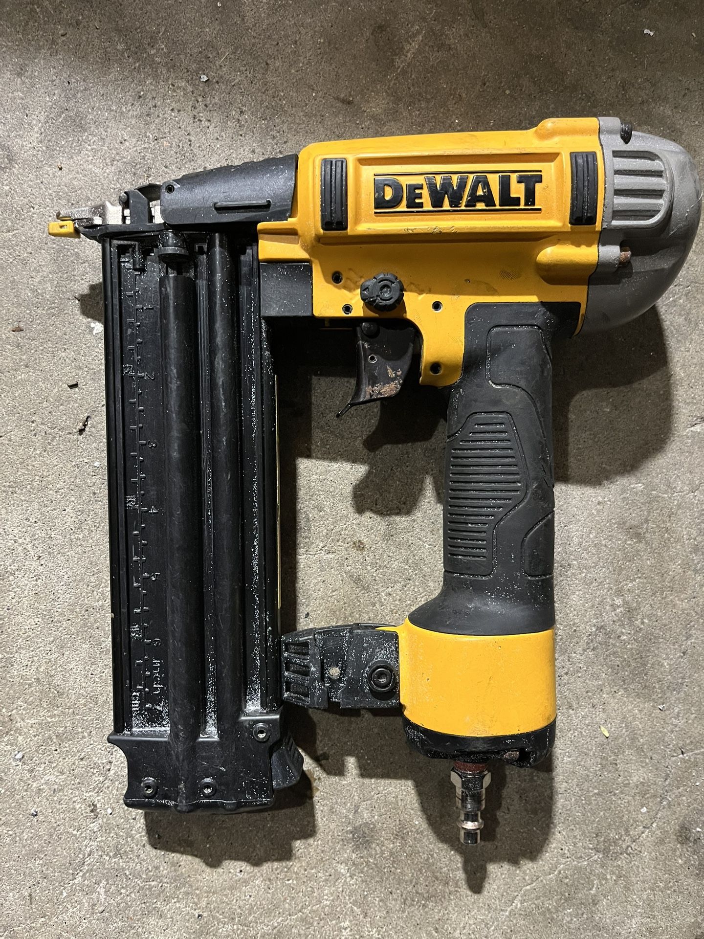 Dewalt Brad Nailer