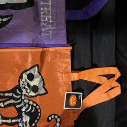 Halloween 3 Bags And Bucket 