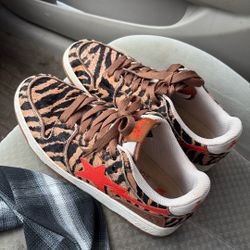 Bape YEAR OF TGE TIGER SZ 8us