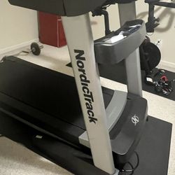 Nordictrack TreadmillCommercial 2200