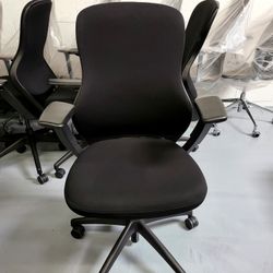 🔥LIKE NEW!🔥KNOLL REGENERATION CHAIRS BLACK FABRIC ADJUSTABLE ARMS SEAT DEPTH ADJUSTMENTS 