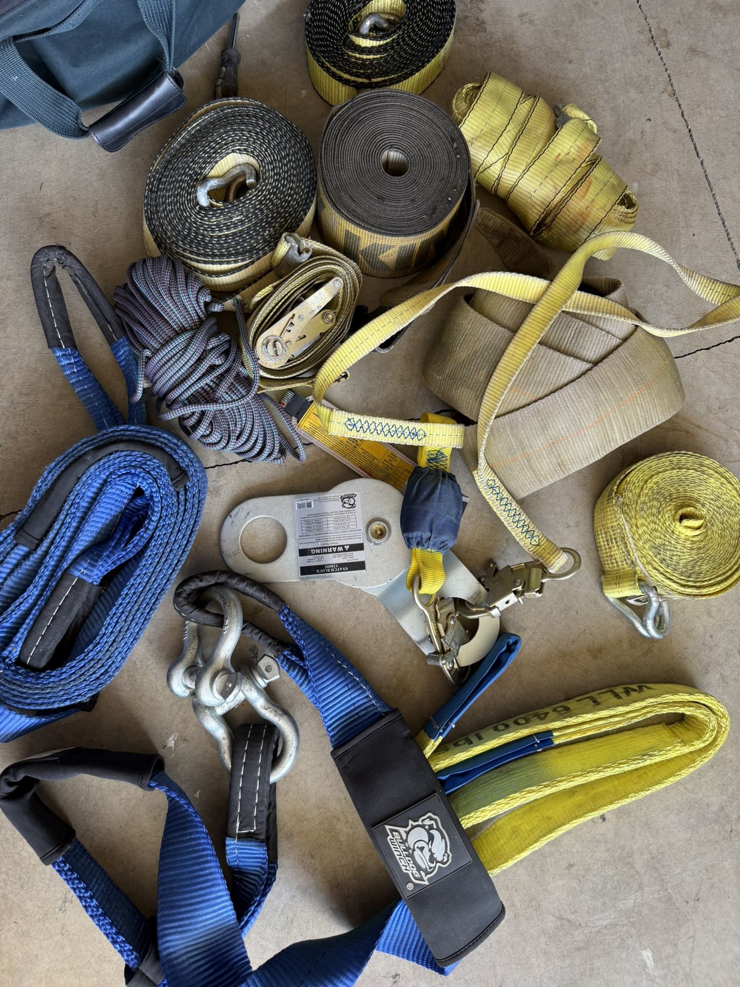 Heavy Duty Tow Straps & Recovery Gear Lot – Ratchet Straps, Shackles, Snatch Block, Off-Road