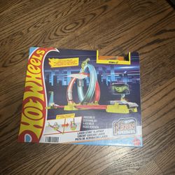 Hot Wheels Race Track 