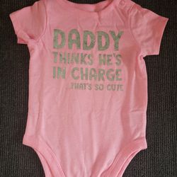 Daddy Thinks He's In Charge Baby Bodysuit-Pink 