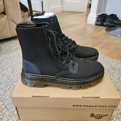 Dr. Martens Combs Extra Tough Boots - Size 8
