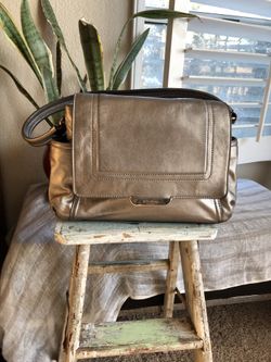 ♠️❤️KATE SPADE METALLIC SILVER SHOULDER BAG