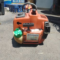 Gas powered (Husqvarna)322L weedeater