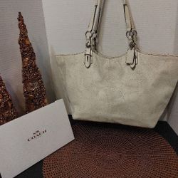 Coach perforated leather Carly tote bag F16598