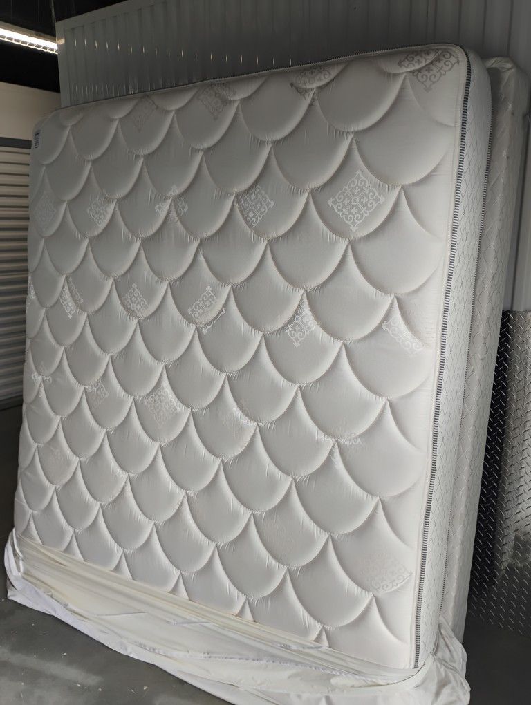 Serta Perfect Sleeper King Mattress And Box Spring