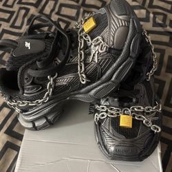 Balenciaga Size 8.5-9