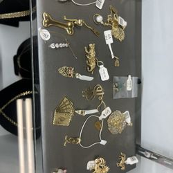 Pendants 