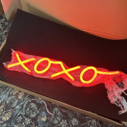 LED Neon Xoxo Light Sign