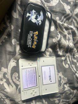 Pokémon White Ds with case and games