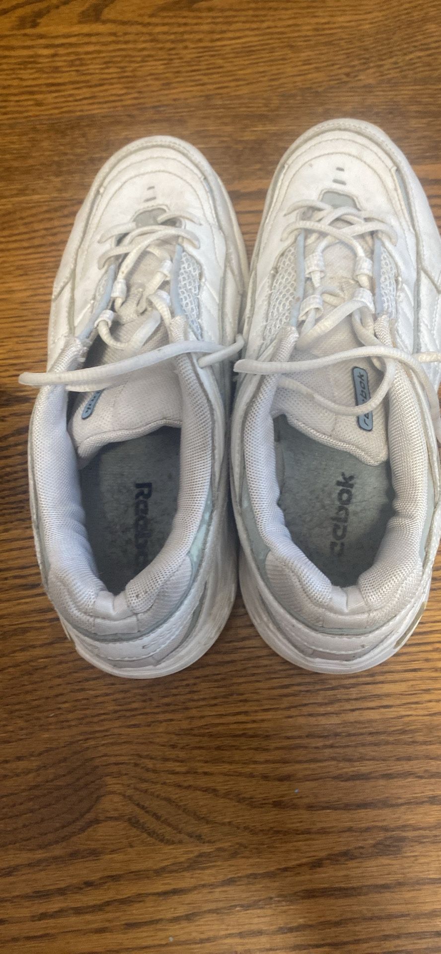 Ladies Reebok White Shoes 8 1/2 Hexalite