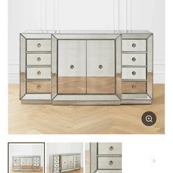 Omni Mirrored Buffet