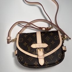Louis Vuitton Saumur BB