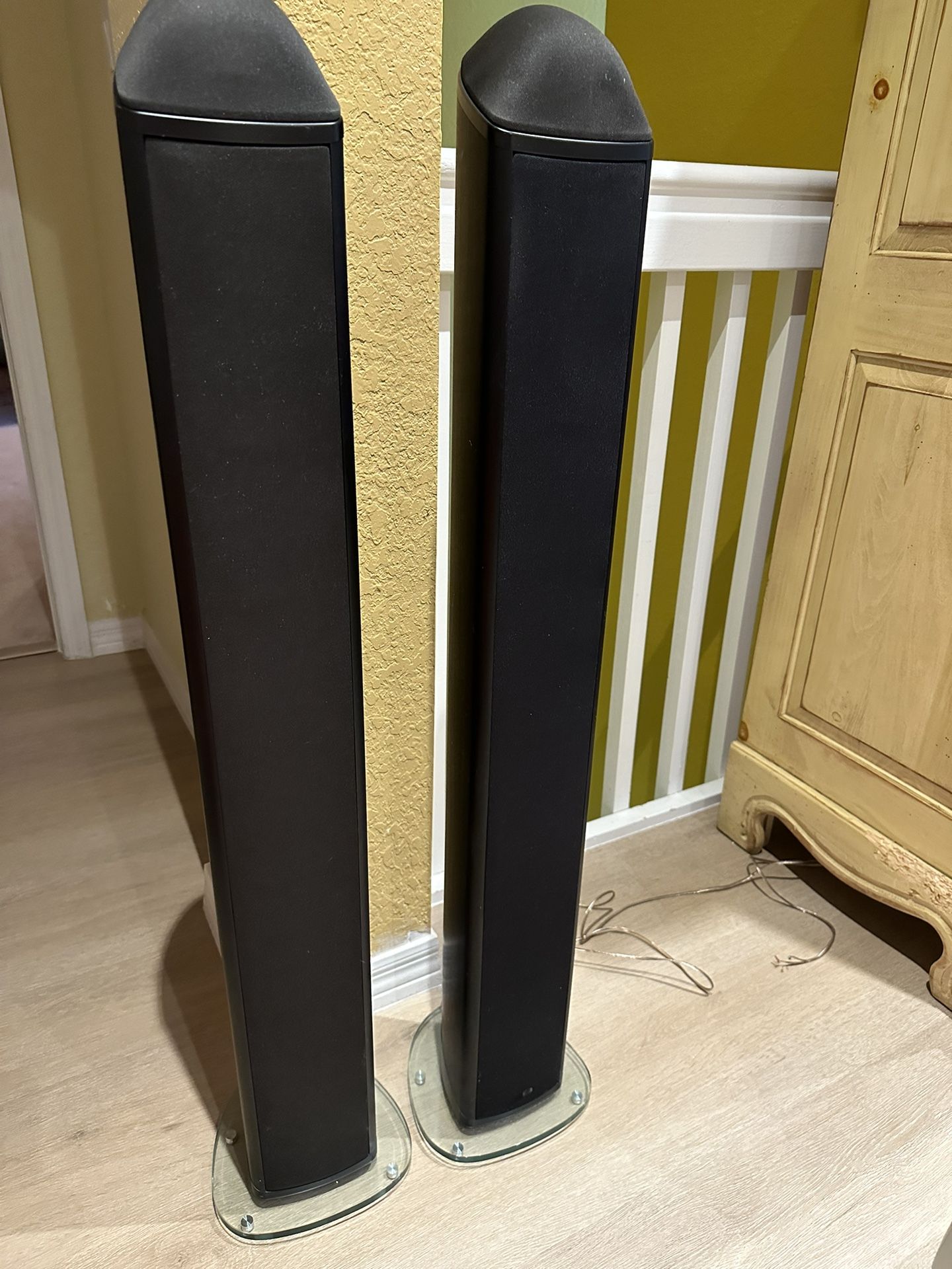 Pair Of Mirage OmniSat V2 FS TOWER SPEAKERS