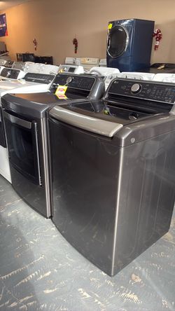 Nice like new LG washer and gas dryer set
