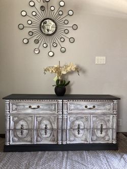 GORGEOUS CREDENZA MEDIA CENTER