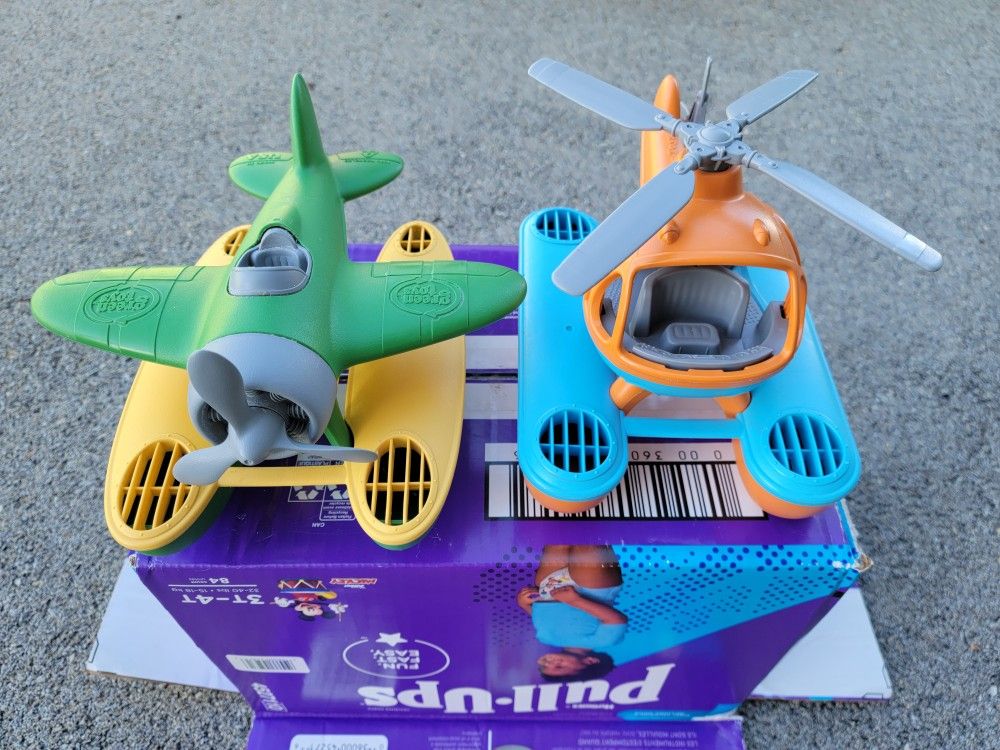 Air Plain And Helicopter Bath Toys